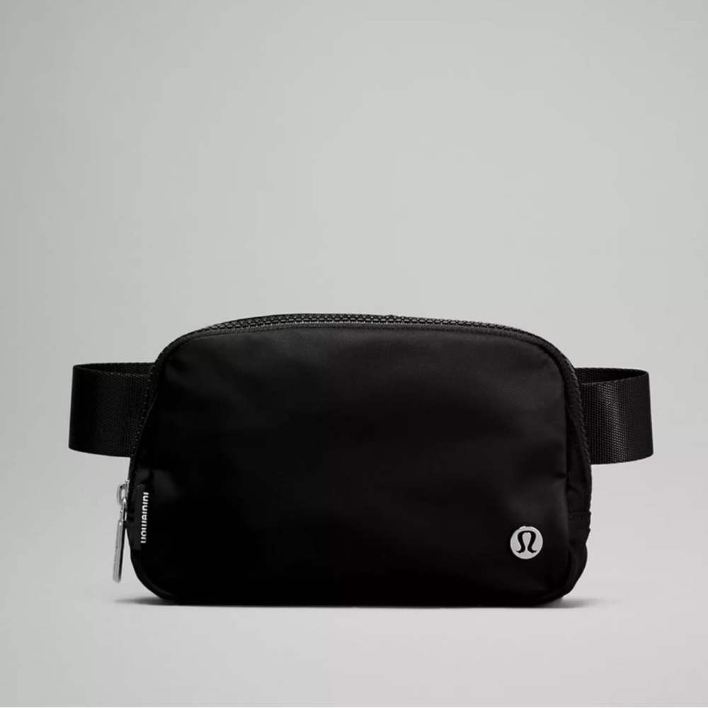 NWT lululemon everywhere belt bag